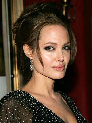 angelina-trailofkisses-400.jpg